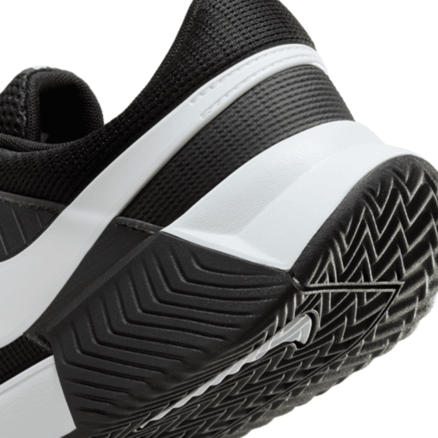 Nike Zoom GP Challenge 1 Mens Clay Court Tennis Shoes - Black/White