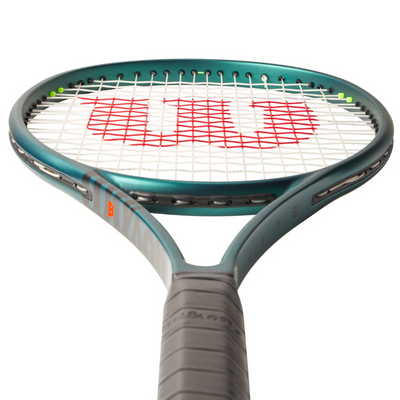 Wilson BLADE 98 16X19 V9 Tennis Racquet