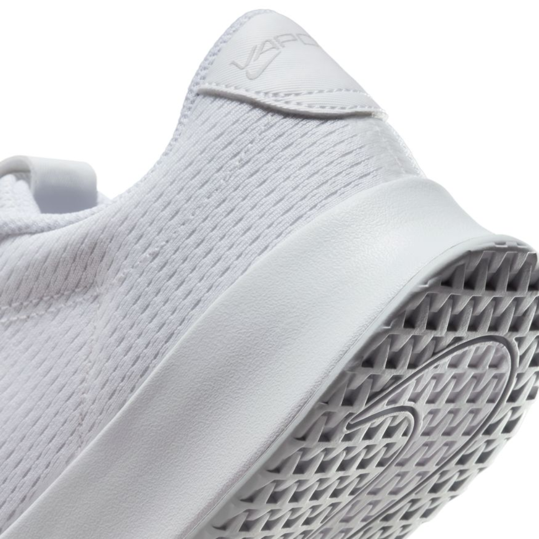 Nike Vapor Lite 2 HC Women Hard-Court Tennis Shoes - White/Metallic Silver-Pure Plantinum
